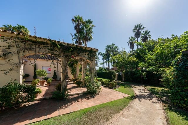 5 Zimmer Villa zu verkaufen in Sotogrande, San Roque - 995.000 € (Ref: 10051391)