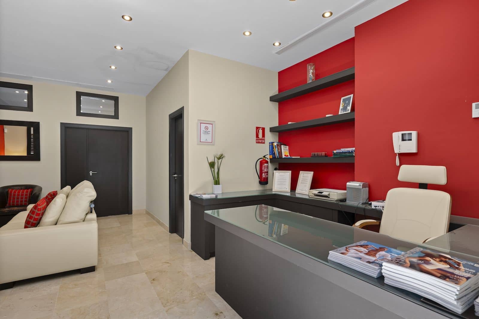Office for sale in Marbesa - € 395,000 (Ref: 10051411)
