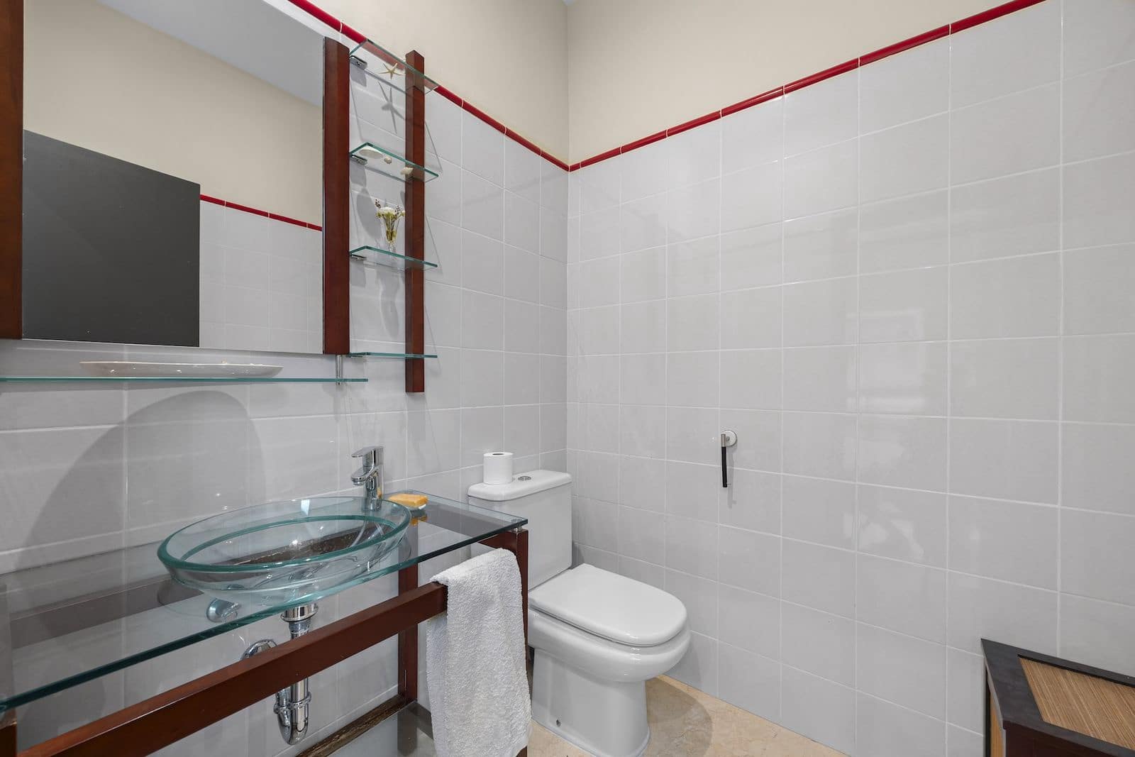 Office for sale in Marbesa - € 395,000 (Ref: 10051411)