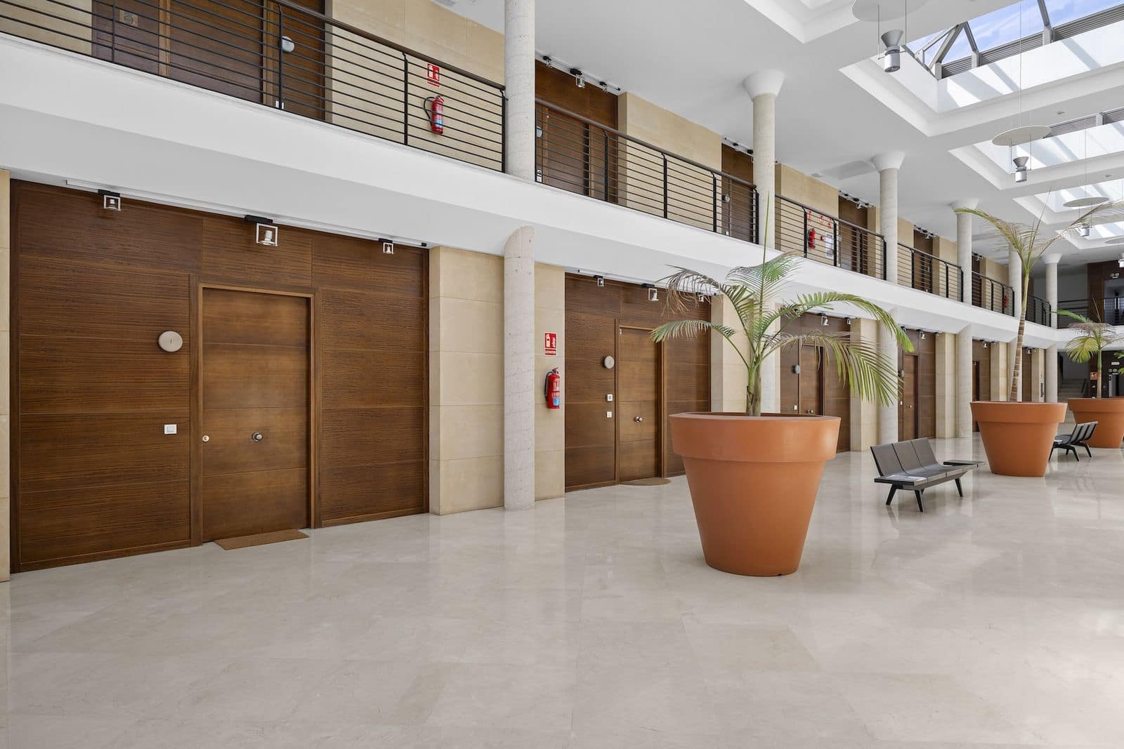 Office for sale in Marbesa - € 395,000 (Ref: 10051411)