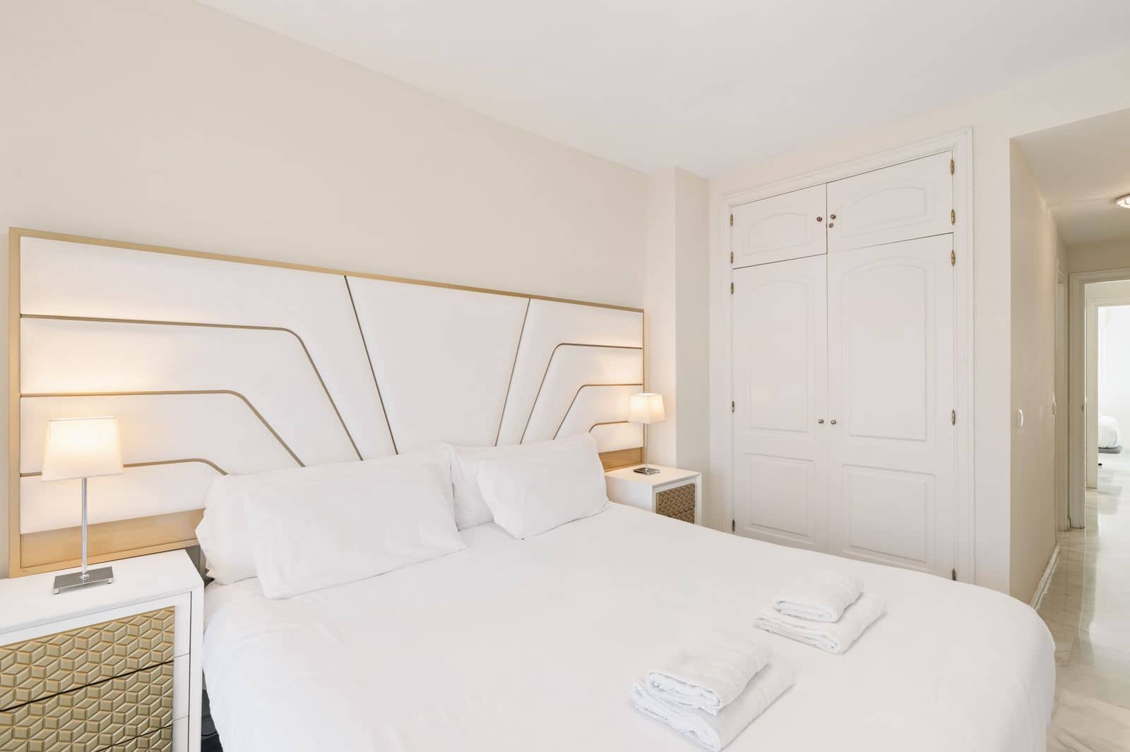 Apartamento de 2 habitaciones en Calahonda en venta - 650.000 € (Ref: 10051414)