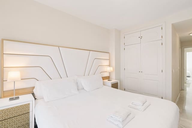 Apartamento de 2 habitaciones en Calahonda, Mijas en venta - 650.000 € (Ref: 10051414)
