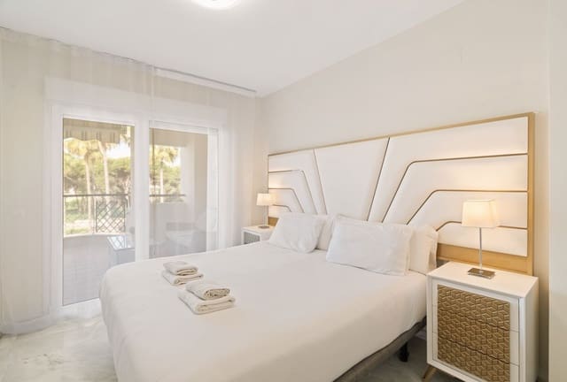 Apartamento de 2 habitaciones en Calahonda, Mijas en venta - 650.000 € (Ref: 10051414)