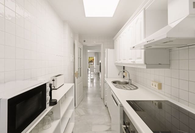 Apartamento de 2 habitaciones en Calahonda, Mijas en venta - 650.000 € (Ref: 10051414)