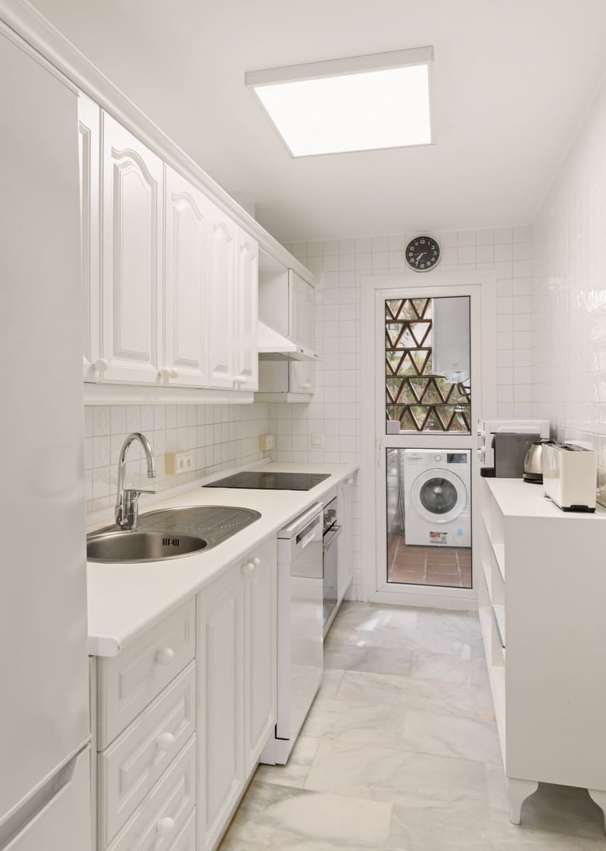 Apartamento de 2 habitaciones en Calahonda en venta - 650.000 € (Ref: 10051414)