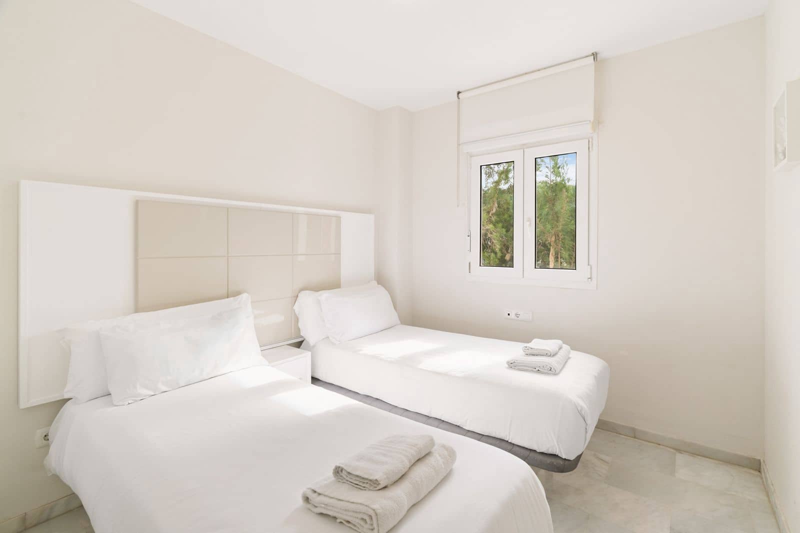 Apartamento de 2 habitaciones en Calahonda en venta - 650.000 € (Ref: 10051414)