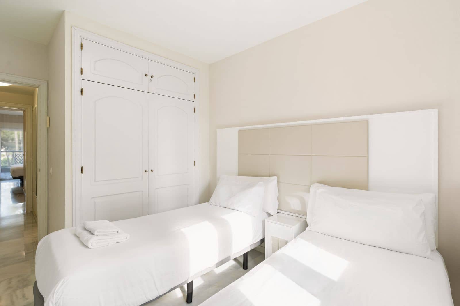Apartamento de 2 habitaciones en Calahonda en venta - 650.000 € (Ref: 10051414)