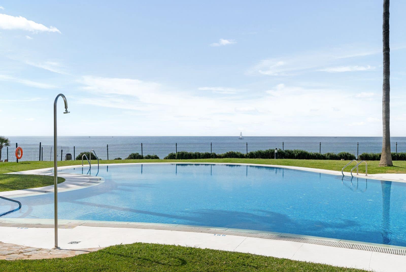 Apartamento de 2 habitaciones en Calahonda en venta - 650.000 € (Ref: 10051414)