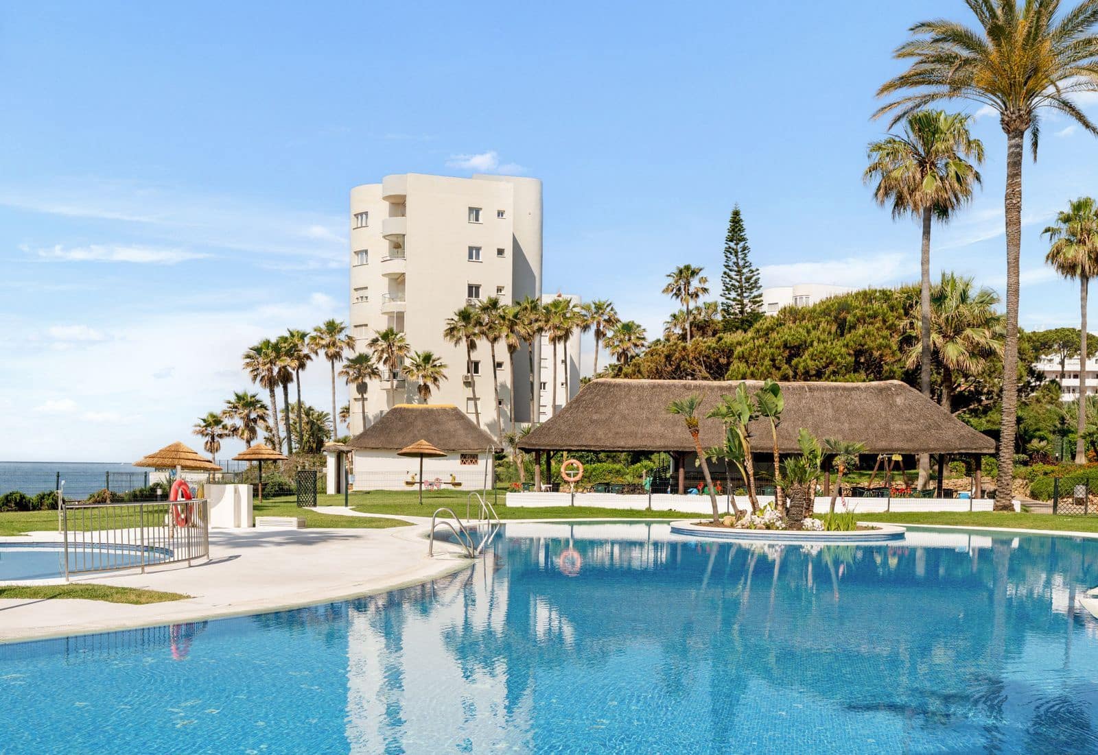 Apartamento de 2 habitaciones en Calahonda en venta - 650.000 € (Ref: 10051414)