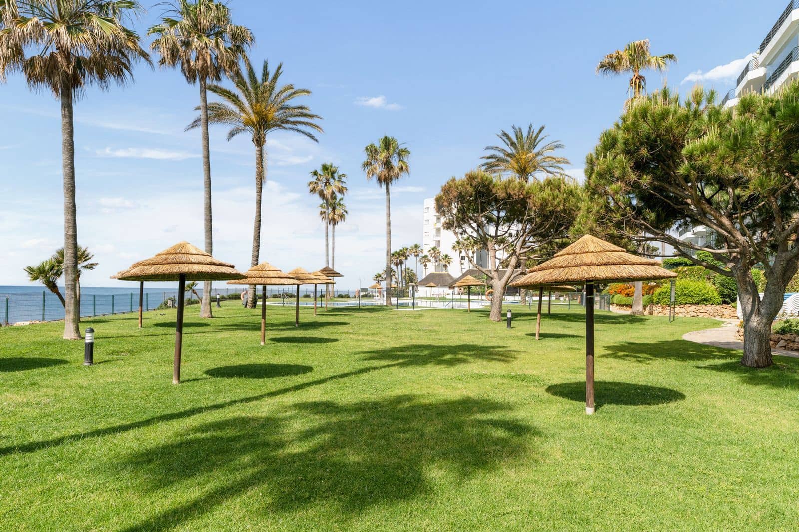 Apartamento de 2 habitaciones en Calahonda en venta - 650.000 € (Ref: 10051414)