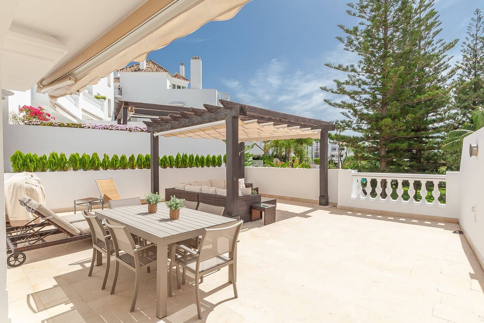 3 bedroom Apartment for sale in Elviria - € 995,000 (Ref: 10051417)