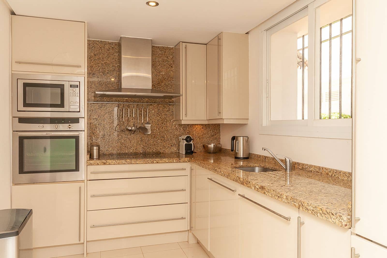 3 bedroom Apartment for sale in Elviria - € 995,000 (Ref: 10051417)