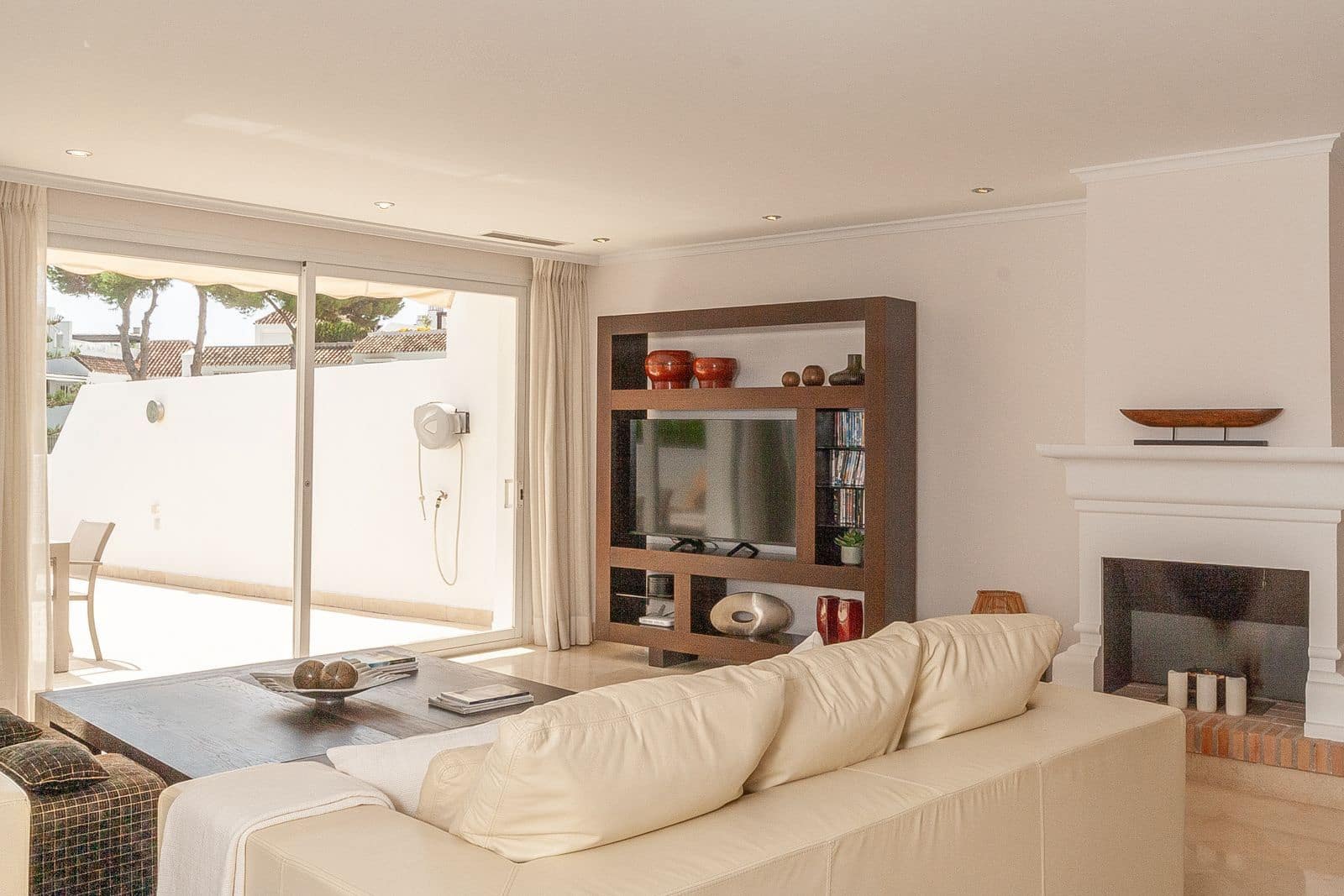 3 bedroom Apartment for sale in Elviria - € 995,000 (Ref: 10051417)