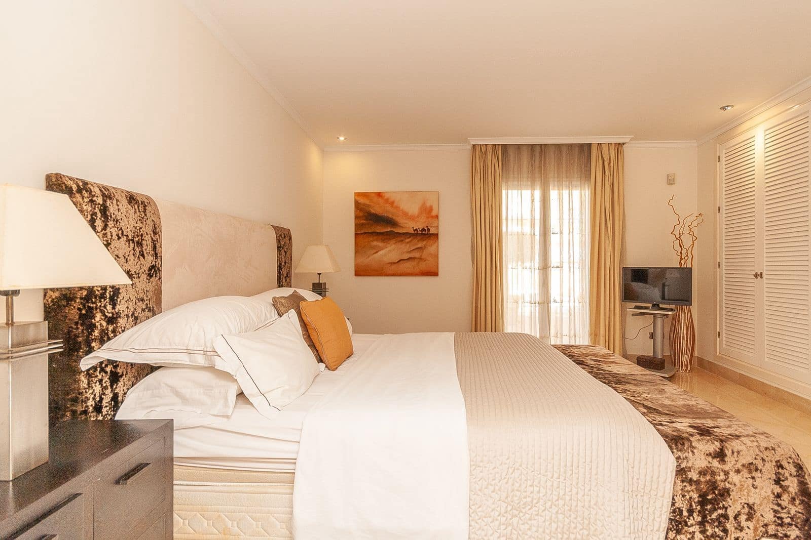 3 bedroom Apartment for sale in Elviria - € 995,000 (Ref: 10051417)