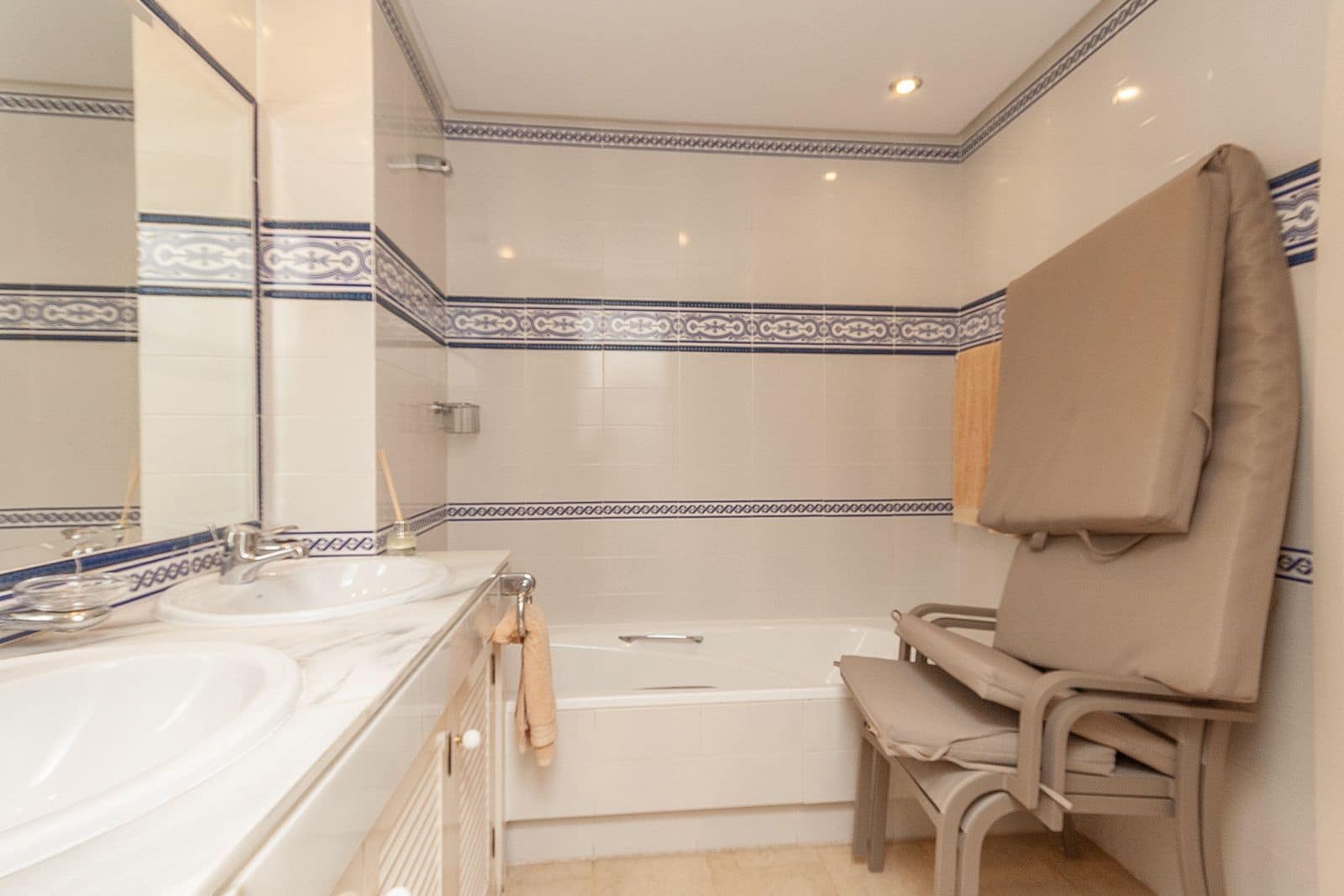 3 bedroom Apartment for sale in Elviria - € 995,000 (Ref: 10051417)