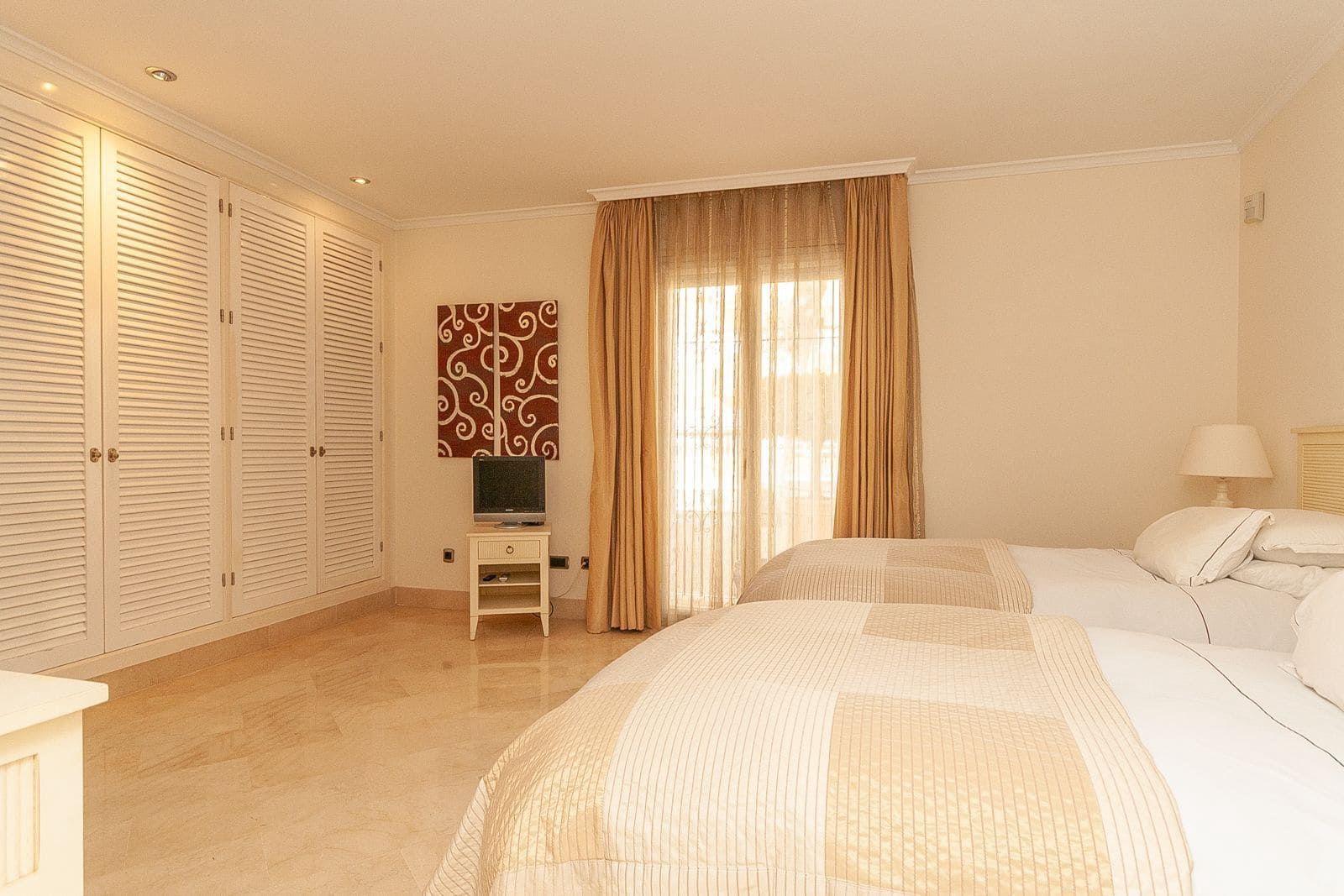 3 bedroom Apartment for sale in Elviria - € 995,000 (Ref: 10051417)