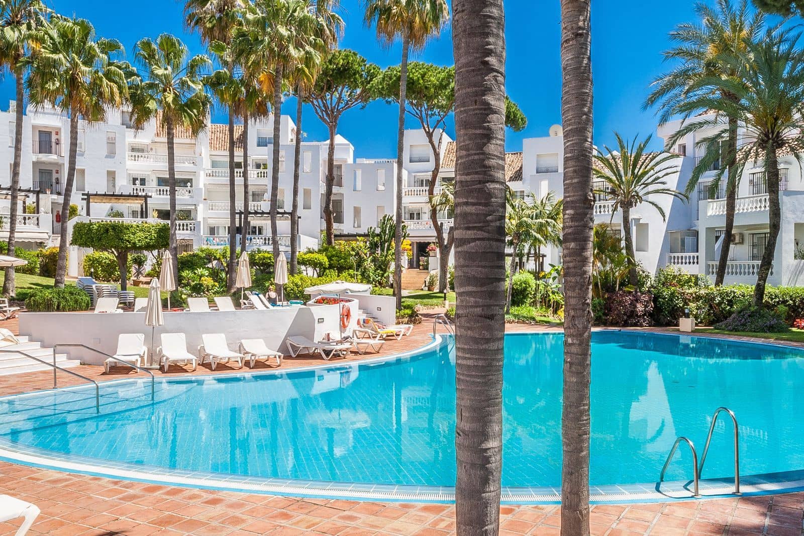 3 bedroom Apartment for sale in Elviria - € 995,000 (Ref: 10051417)