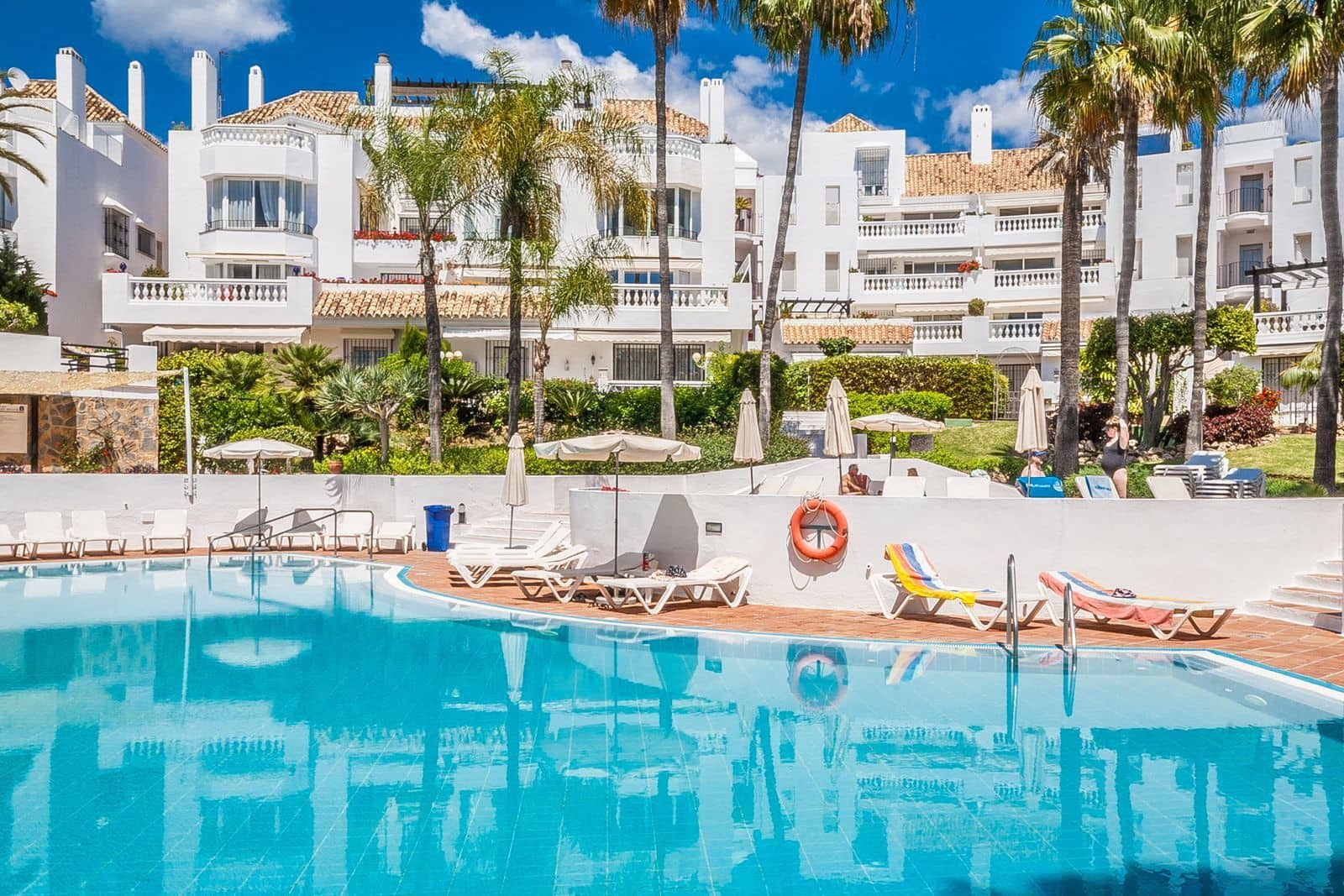 3 bedroom Apartment for sale in Elviria - € 995,000 (Ref: 10051417)