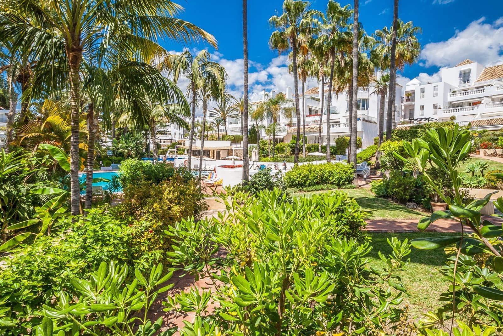 3 bedroom Apartment for sale in Elviria - € 995,000 (Ref: 10051417)