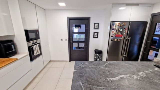 5 Zimmer Doppelhaus zu verkaufen in Santa Clara, Marbella - 1.075.000 € (Ref: 10051418)
