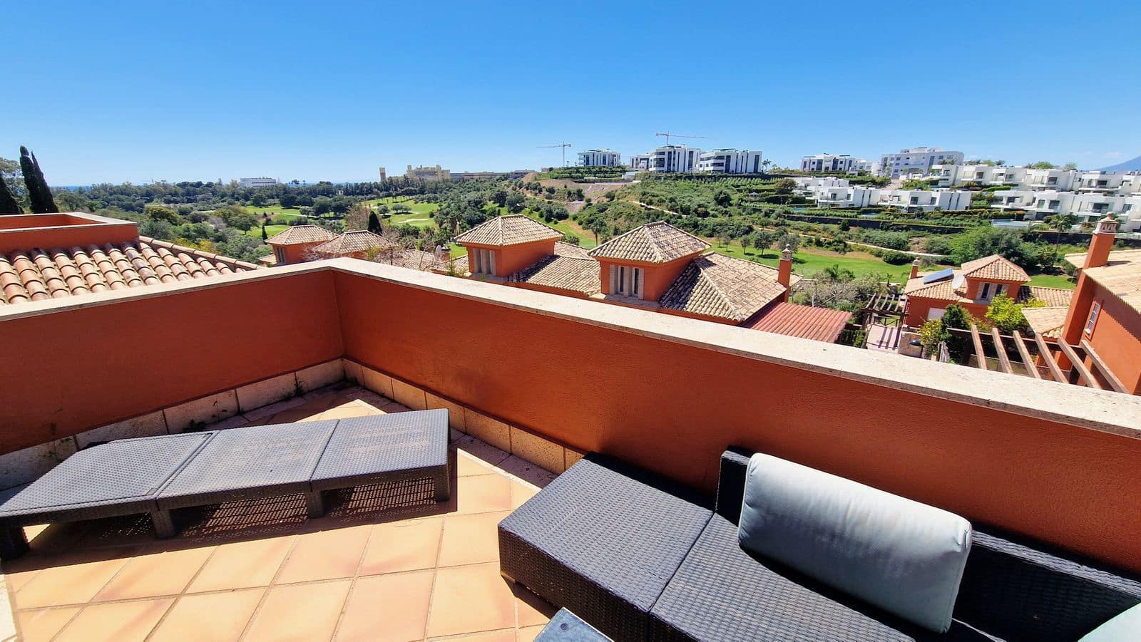 5 Zimmer Doppelhaus zu verkaufen in Marbella - 1.075.000 € (Ref: 10051418)