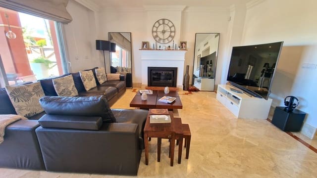 5 Zimmer Doppelhaus zu verkaufen in Santa Clara, Marbella - 1.075.000 € (Ref: 10051418)