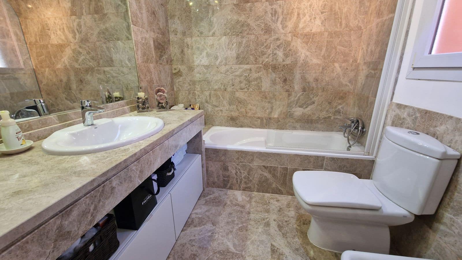5 Zimmer Doppelhaus zu verkaufen in Marbella - 1.075.000 € (Ref: 10051418)