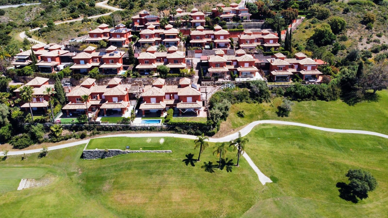 5 Zimmer Doppelhaus zu verkaufen in Marbella - 1.075.000 € (Ref: 10051418)