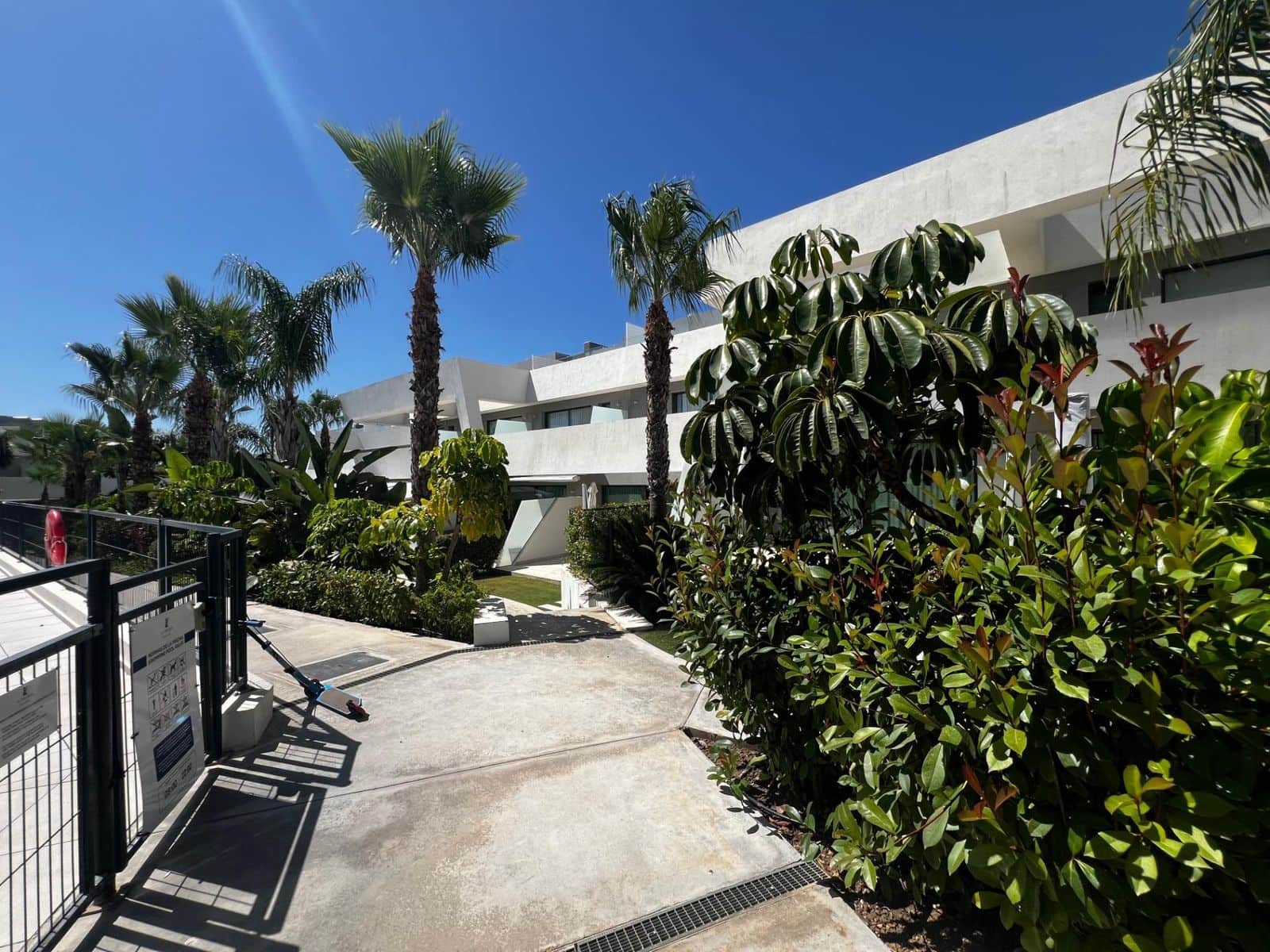 4 bedroom Apartment for sale in La Cala de Mijas - € 1,250,000 (Ref: 10051419)