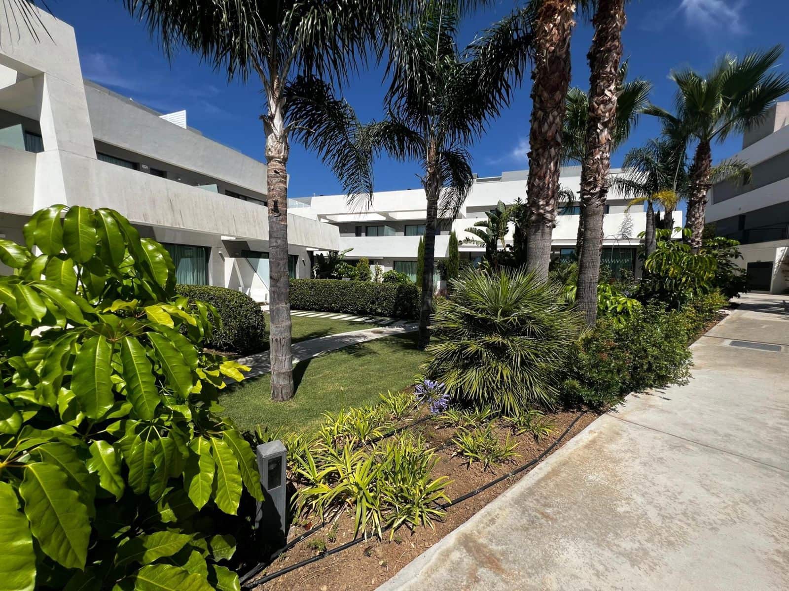 4 bedroom Apartment for sale in La Cala de Mijas - € 1,250,000 (Ref: 10051419)
