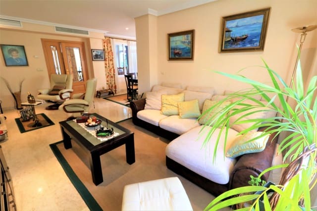 3 camera da letto Villetta Bifamiliare in vendita in Estepona - 580.000 € (Rif: 10051422)