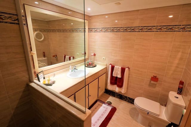 3 camera da letto Villetta Bifamiliare in vendita in Estepona - 580.000 € (Rif: 10051422)