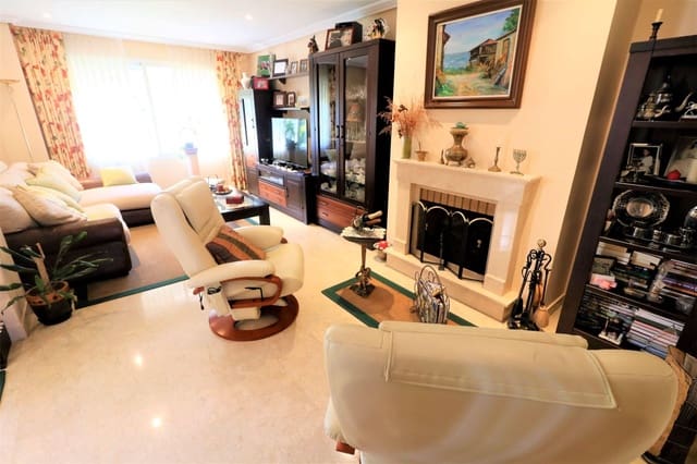 3 camera da letto Villetta Bifamiliare in vendita in Estepona - 580.000 € (Rif: 10051422)