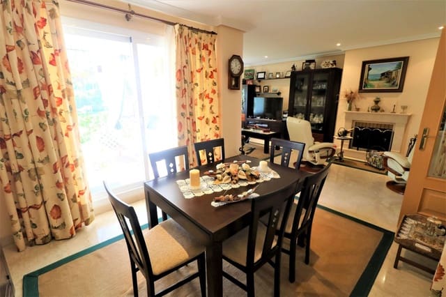 3 camera da letto Villetta Bifamiliare in vendita in Estepona - 580.000 € (Rif: 10051422)