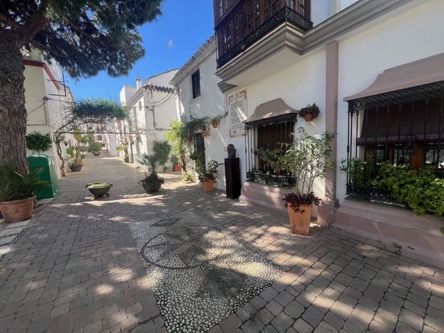 3 slaapkamer Halfvrijstaande villa te koop in Estepona - € 625.900 (Ref: 10051423)