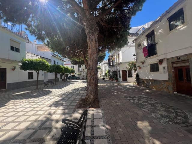 3 slaapkamer Halfvrijstaande villa te koop in Estepona - € 625.900 (Ref: 10051423)