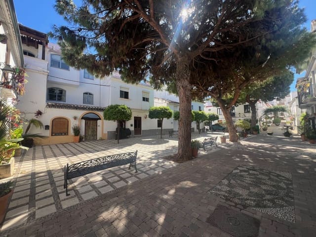 3 slaapkamer Halfvrijstaande villa te koop in Estepona - € 625.900 (Ref: 10051423)