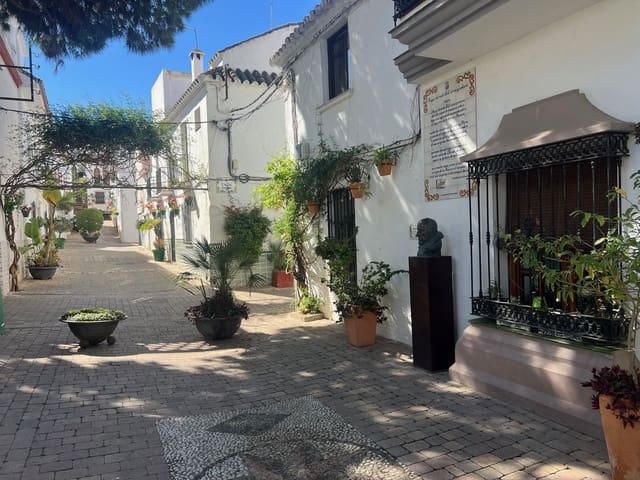 3 slaapkamer Halfvrijstaande villa te koop in Estepona - € 625.900 (Ref: 10051423)