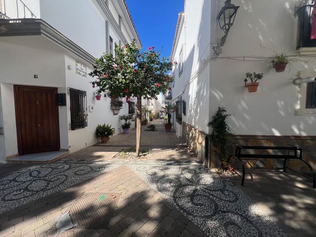 3 slaapkamer Halfvrijstaande villa te koop in Estepona - € 625.900 (Ref: 10051423)