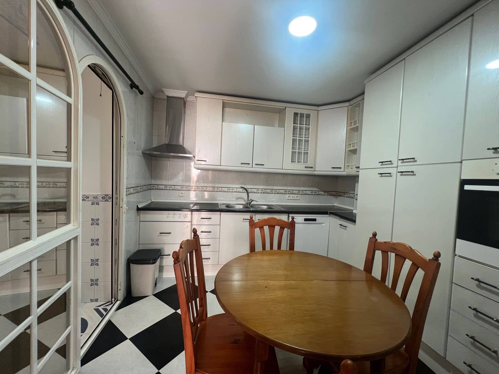 Pareado de 3 habitaciones en Estepona en venta - 625.900 € (Ref: 10051423)