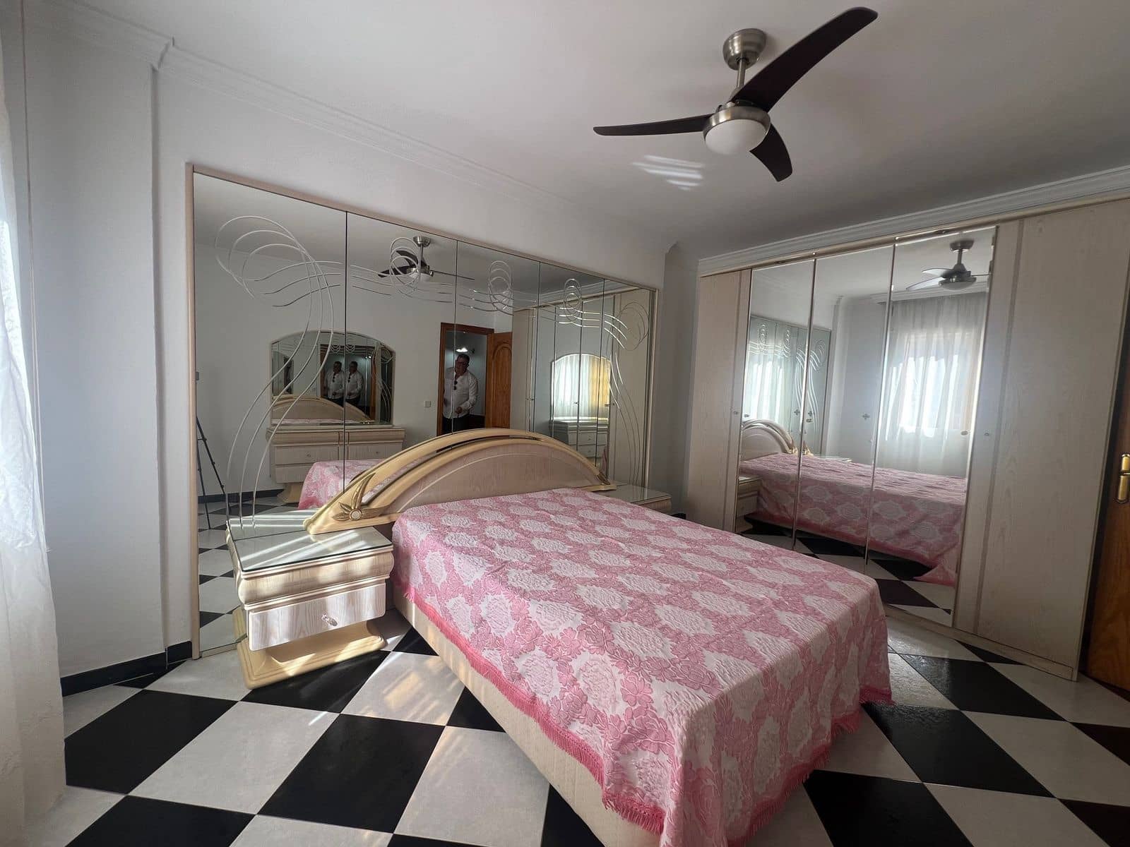 Pareado de 3 habitaciones en Estepona en venta - 625.900 € (Ref: 10051423)