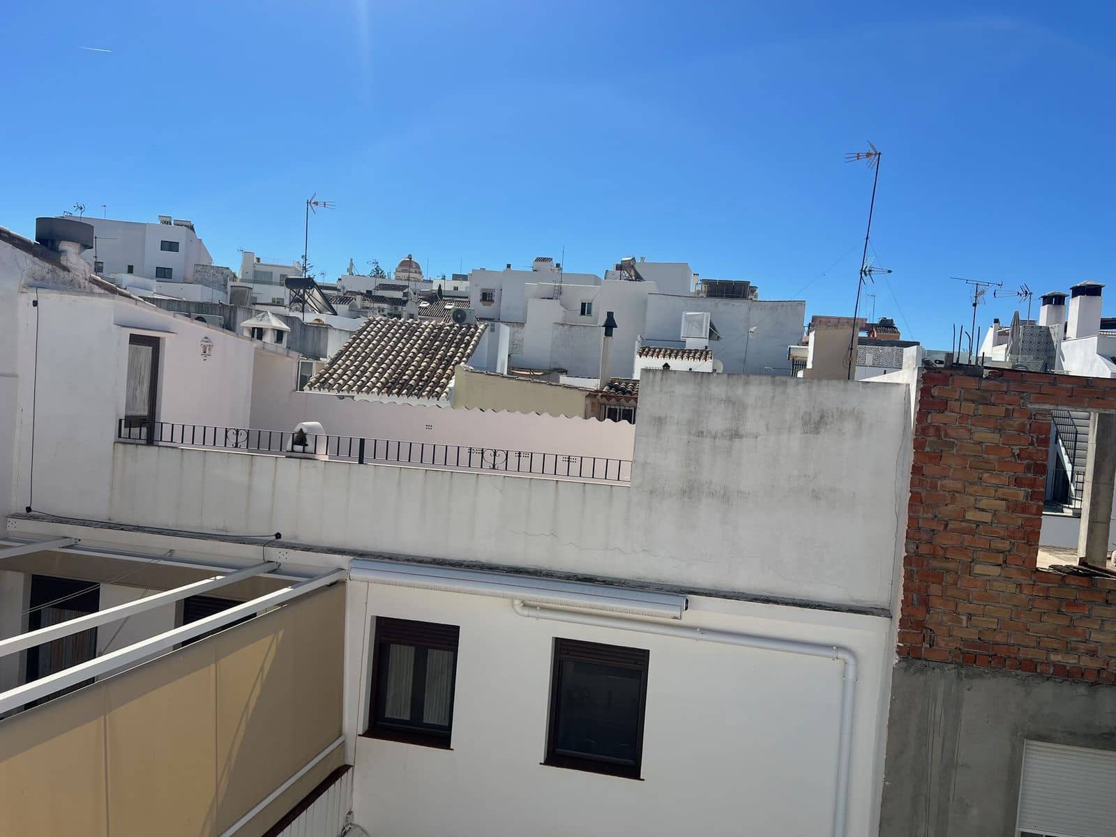Pareado de 3 habitaciones en Estepona en venta - 625.900 € (Ref: 10051423)