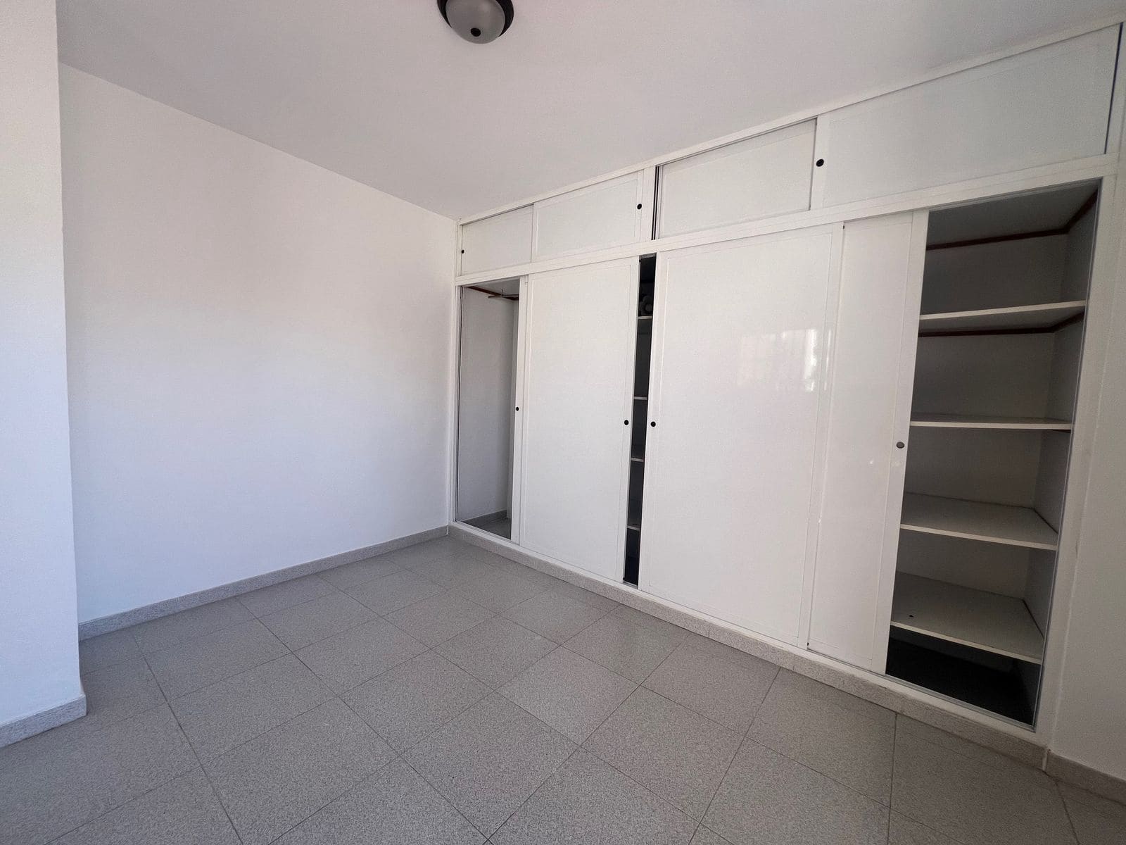 Pareado de 3 habitaciones en Estepona en venta - 625.900 € (Ref: 10051423)