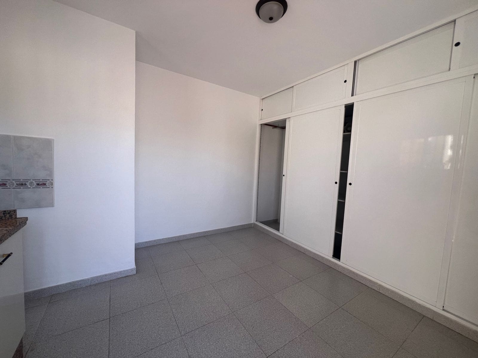 Pareado de 3 habitaciones en Estepona en venta - 625.900 € (Ref: 10051423)