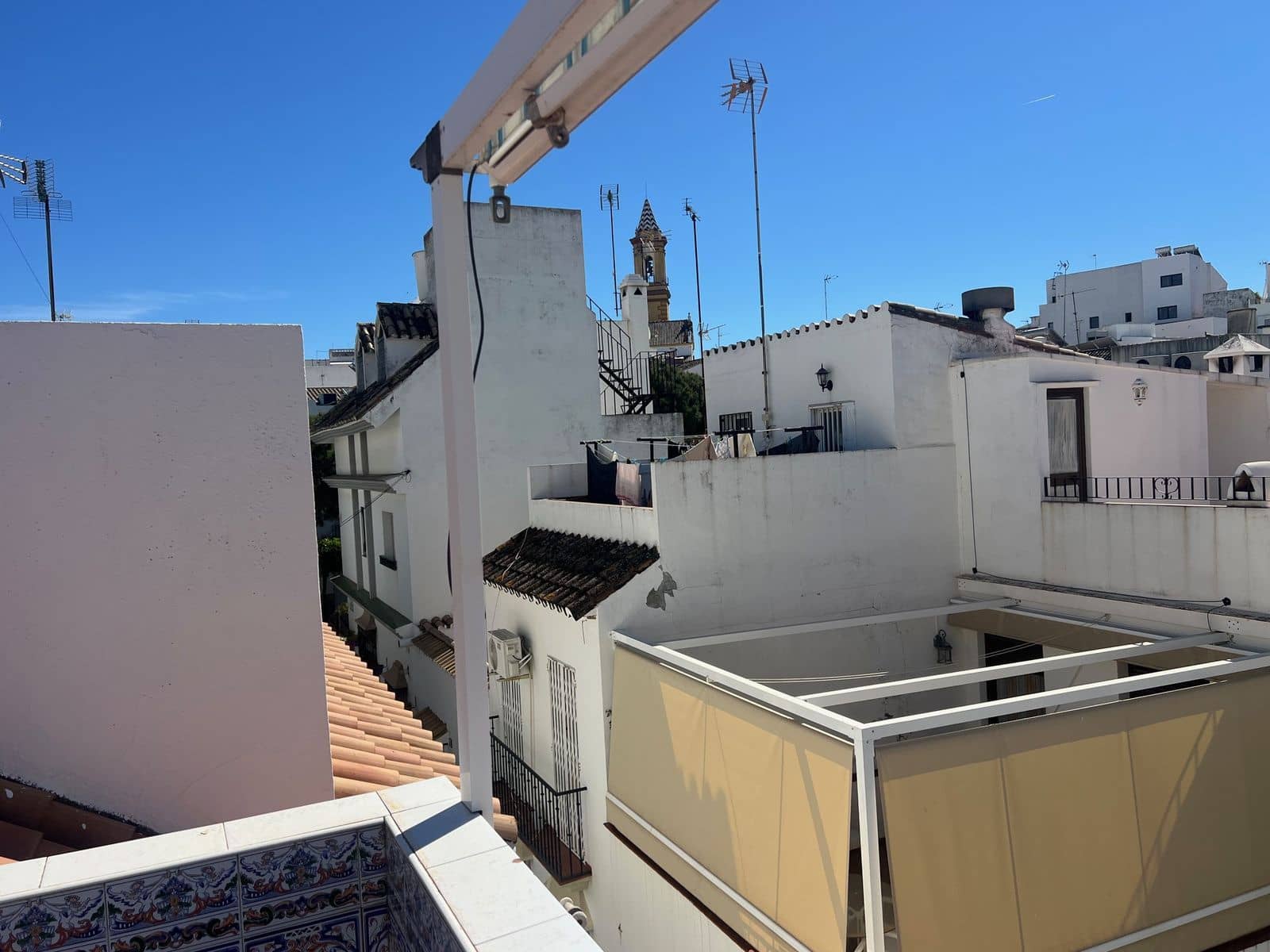 Pareado de 3 habitaciones en Estepona en venta - 625.900 € (Ref: 10051423)