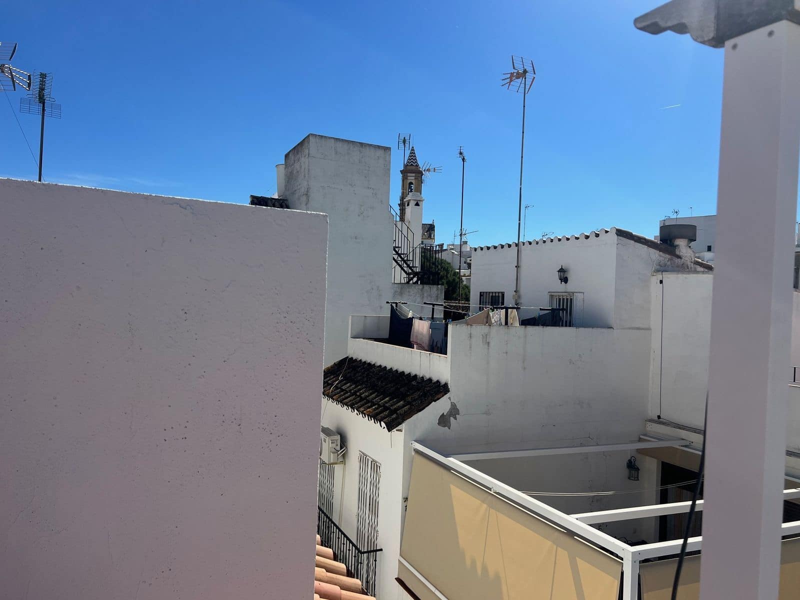 Pareado de 3 habitaciones en Estepona en venta - 625.900 € (Ref: 10051423)