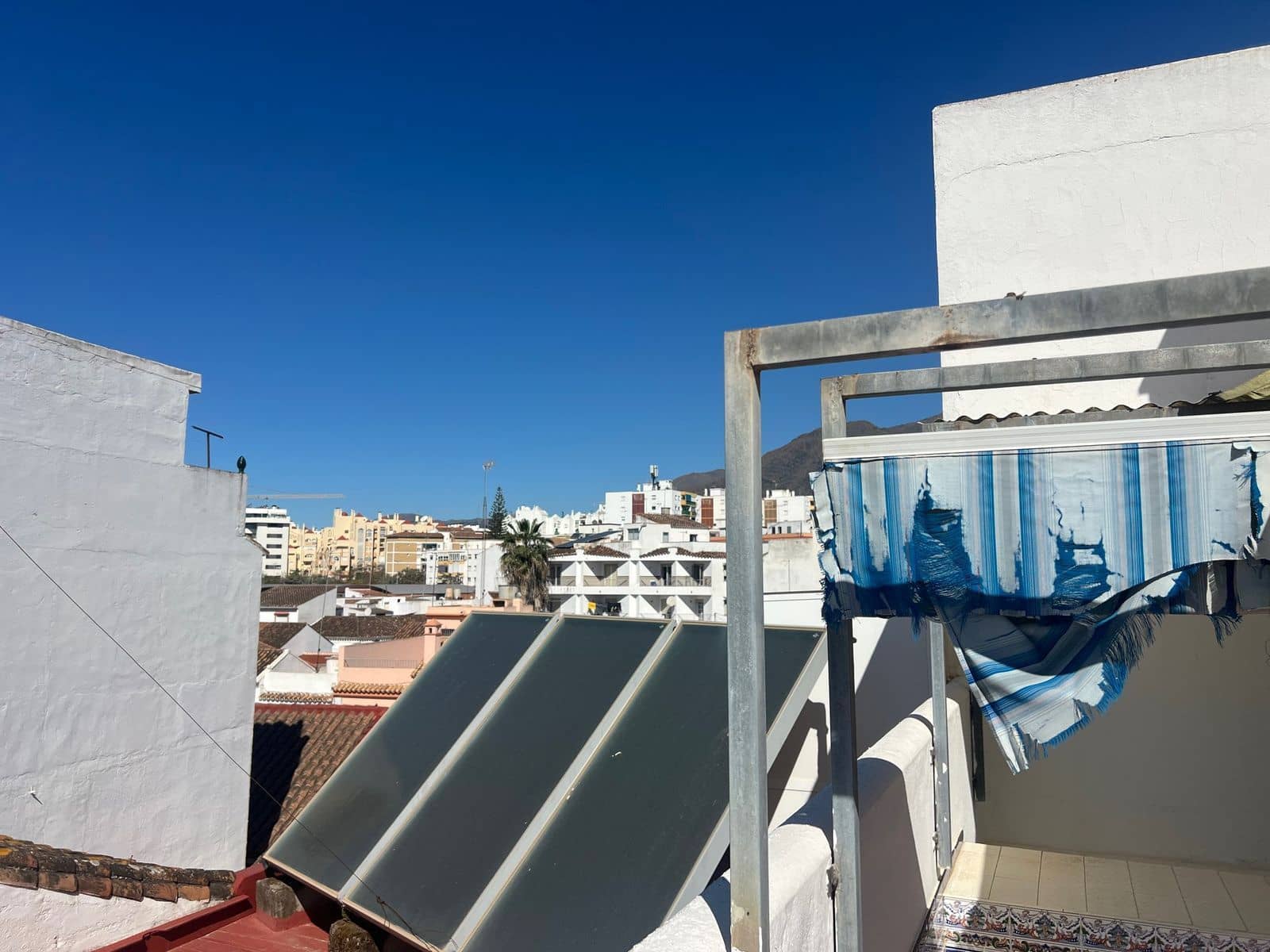 Pareado de 3 habitaciones en Estepona en venta - 625.900 € (Ref: 10051423)