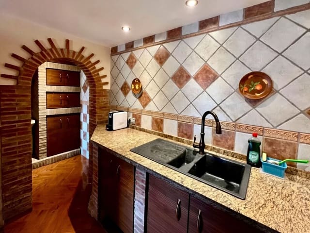 Apartamento de 2 habitaciones en El Padrón, Estepona en venta - 265.000 € (Ref: 10051424)