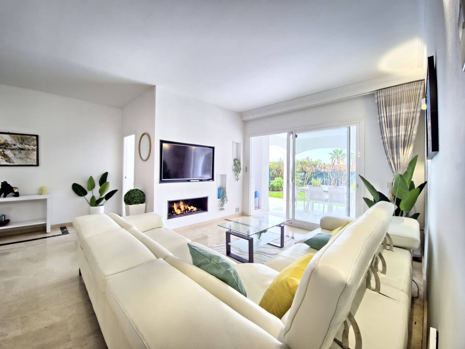 3 slaapkamer Appartement te koop in Cabopino - € 635.000 (Ref: 10051427)