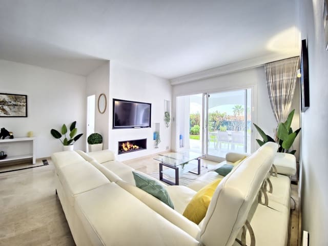 3 slaapkamer Appartement te koop in Cabopino, Marbella - € 635.000 (Ref: 10051427)